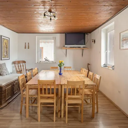 Mama Minka ホステル ボーヒニ