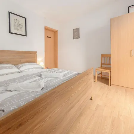 Mama Minka ホステル ボーヒニ