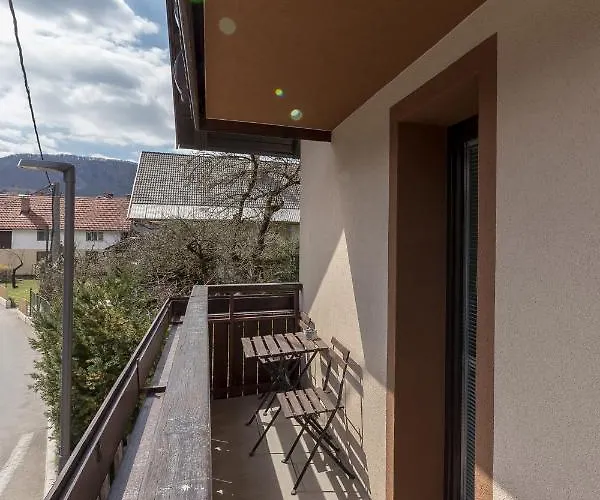 بيت شباب Mama Minka بوينج