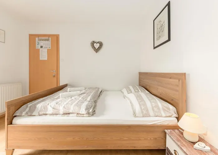 بيت شباب Mama Minka *